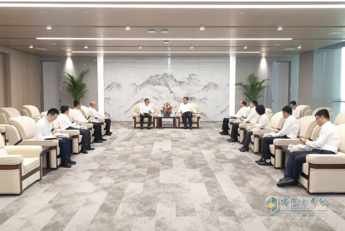 山東重工集團(tuán)與江淮前沿技術(shù)協(xié)同創(chuàng)新中心簽署戰(zhàn)略合作框架協(xié)議