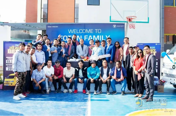 FOTON eVIEW駛?cè)肽岵礌栃@，助力學子安全環(huán)保通勤