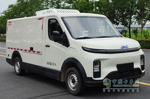 Van寶路冷藏車：城配冷鏈“掘金”利器，無(wú)懼“三高”挑戰(zhàn)