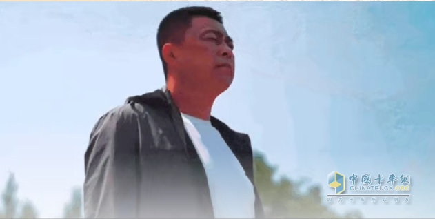 他說：“下個(gè)百萬公里，我還會(huì)選擇龍擎！”