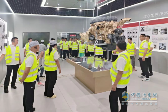 風(fēng)和百店聚十堰 凝心聚力共奮進(jìn)—東風(fēng)商用車(chē)舉辦 “風(fēng)和百店 走進(jìn)東風(fēng)” 活動(dòng)