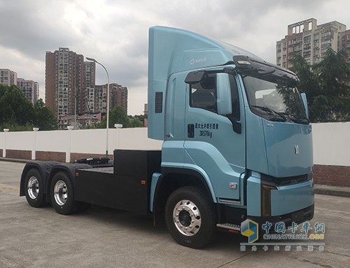 康明斯推16L氣體機 青山定制車亮相 397批次公告牽引車看點一覽