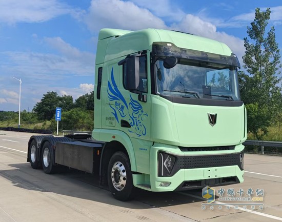 康明斯推16L氣體機 青山定制車亮相 397批次公告牽引車看點一覽