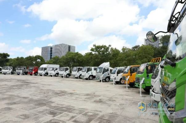 一路躍進(jìn)·共繪創(chuàng)富新藍(lán)圖 —上汽躍進(jìn)大拿新品發(fā)布暨核心經(jīng)銷商會(huì)議圓滿召開