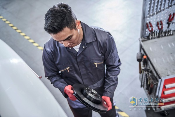 采埃孚:以創(chuàng)新驅(qū)動(dòng)多領(lǐng)域技術(shù)變革