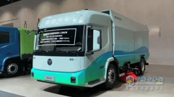 福田普羅科卡車低入口洗掃車耀目登場福田汽車2025年中商務(wù)會， 以科技重塑環(huán)衛(wèi)新標(biāo)桿
