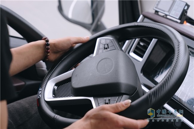 江淮新能源輕卡ES9：智能溫控系統(tǒng)攻克冬夏續(xù)航難題，保障運輸效能