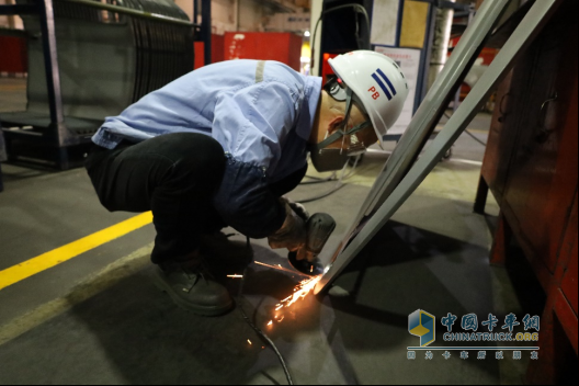 江西五十鈴：大力出奇跡！“汪大錘”的“敲打”人生