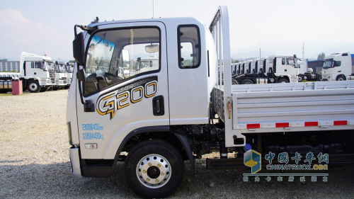 170馬力+4萬公里長換油 陜汽德龍G200助力卡友收益倍增