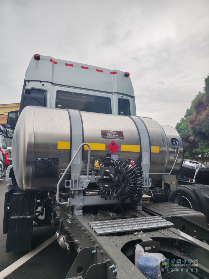 汕德卡G7M,中國重汽,牽引車