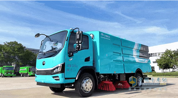 節(jié)能潔凈雙突破！宇通環(huán)衛(wèi)12噸純電動掃路車輕松實(shí)現(xiàn)高效作業(yè)！