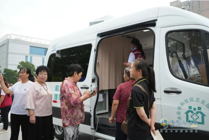 宇通多形態(tài)巡回醫(yī)療車，助力常態(tài)化巡回醫(yī)療機(jī)制建立