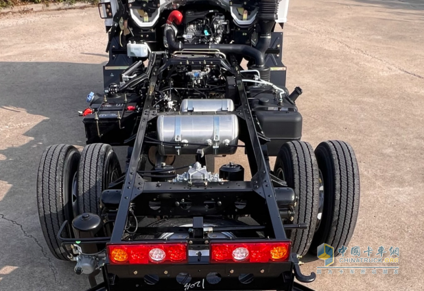 5萬級(jí)小輕卡就選它—東風(fēng)小霸王W16城鄉(xiāng)創(chuàng)富好搭檔！