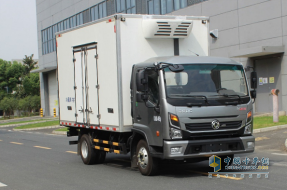 東風專致藍牌冷藏車 創(chuàng)富路上“鮮”人一步