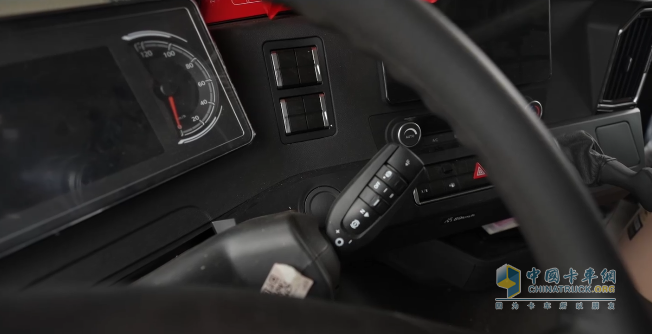 貨運(yùn)江湖風(fēng)云起，中國(guó)重汽汕德卡G5S如何贏得司機(jī)心？