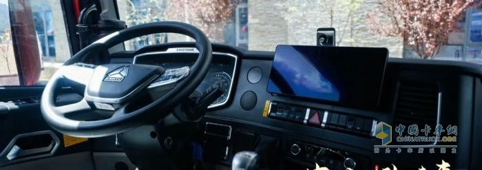 工程王者，煥新升級(jí)！中國(guó)重汽全新一代TS7自卸車(chē)閃耀西藏之巔