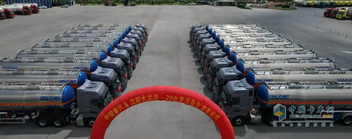 火爆交車(chē) 實(shí)力霸榜！豪沃重卡交付盛況閃耀今夏