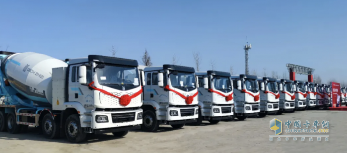 奮戰(zhàn)開門紅 質(zhì)子汽車純電動(dòng)攪拌車批量交付河北