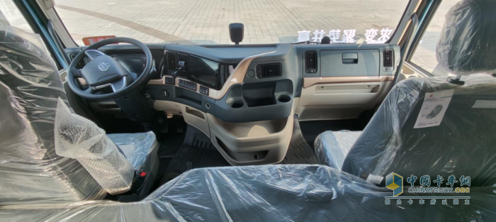 560馬力燃?xì)鈾C(jī)！省際創(chuàng)富，乘龍H7 Pro創(chuàng)贏版LNG牽引車這么做→