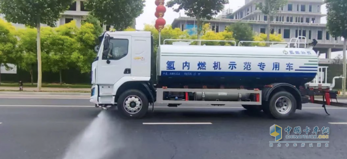 中國(guó)首臺(tái)商用車燃?xì)浒l(fā)動(dòng)機(jī)在河北滄州投用