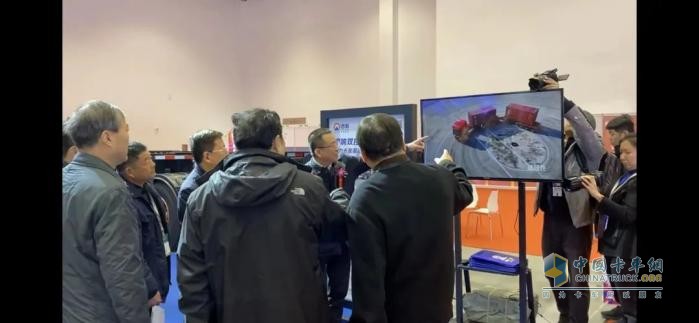 鑼響集團(tuán)攜“雙掛骨架列車”閃耀2025AMR中國(guó)國(guó)際汽保汽配展，創(chuàng)新技術(shù)引行業(yè)矚目！