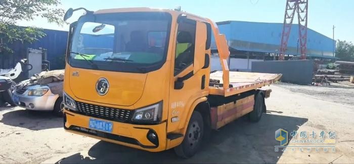 清障救援“不考慮其他車”！羅老板只認陜汽+康明斯