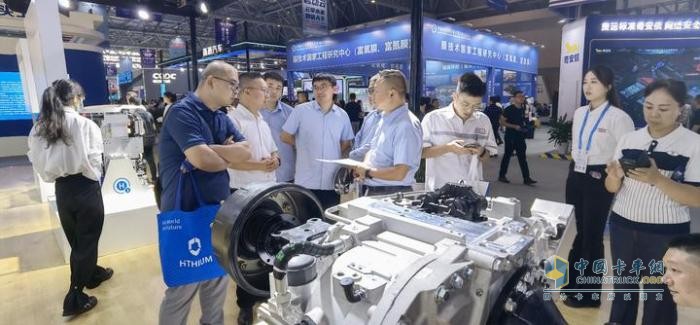 “臻品智造 鈴動(dòng)未來(lái)”科技創(chuàng)新看慶鈴，2023重慶智博展風(fēng)采