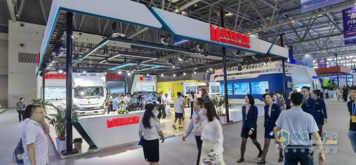 “臻品智造 鈴動(dòng)未來(lái)”科技創(chuàng)新看慶鈴，2023重慶智博展風(fēng)采