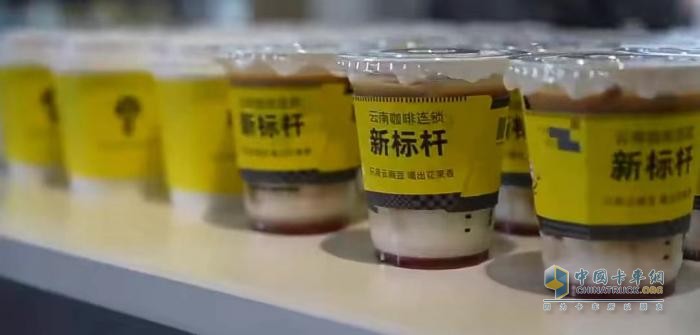 東風(fēng)御風(fēng)V9+ & 四葉咖咖啡，送出秋天的第一份浪漫