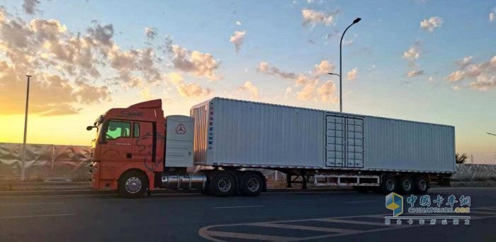 全新LNG+CNG雙燃料中國重汽汕德卡G7S燃氣車 讓效益最大化