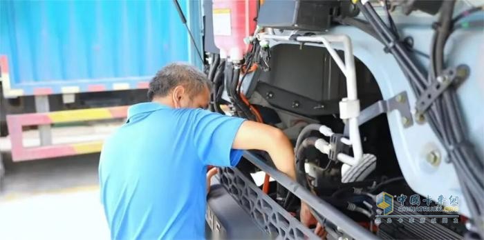 從油車到電車：乘龍H5純電大單橋為何成為王師傅的貨運新選擇？