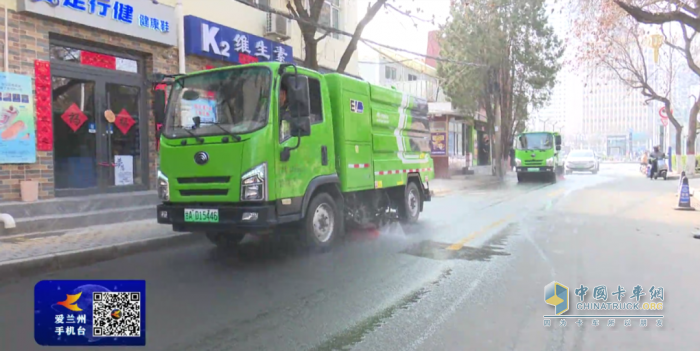 宇通新能源環(huán)衛(wèi)車交付蘭州,助力共建“蘭州藍(lán)”