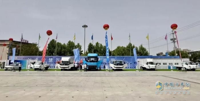 綠動(dòng)喀什，智領(lǐng)未來！遠(yuǎn)程以醇?xì)潆妱?dòng)產(chǎn)品驅(qū)動(dòng)綠色物流發(fā)展