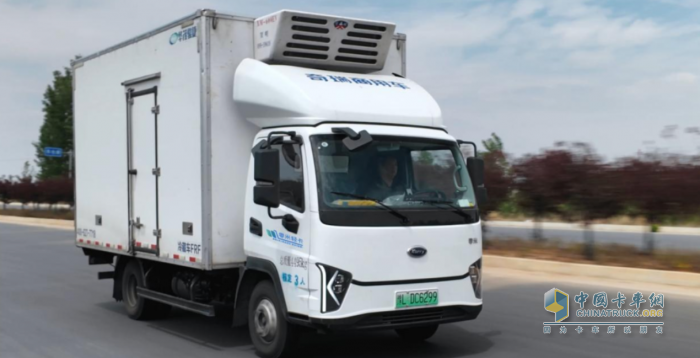 冰河凍氣，極速領(lǐng)鮮：溫向東與零米輕卡冰河冷藏車的突圍路