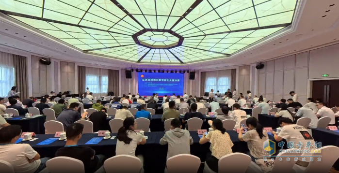 包攬前三！這場(chǎng)班組長大賽，徐工彰顯數(shù)字時(shí)代“頭雁”風(fēng)采