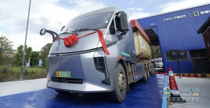 首條跨境重卡換電干線啟動(dòng)！