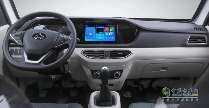 長途貨運(yùn)老司機(jī)轉(zhuǎn)型城配，300L大氣罐跨越者D3CNG助高師傅開啟事業(yè)新篇