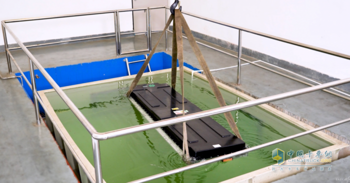 五大“極限測試”通關(guān)！福田愛易科電池為千萬貨運(yùn)人安全加裝“金鐘罩”