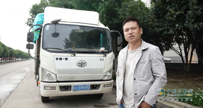 一年油費能省8千！鄧大慶：買車我就認準解放輕卡