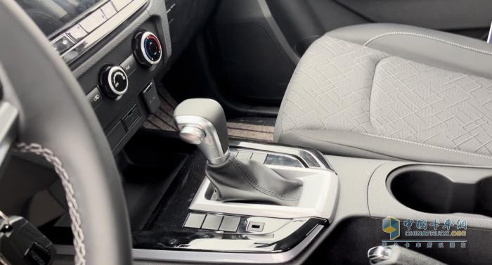 皮卡界“精致硬漢”上線！慶鈴五十鈴T30探險(xiǎn)家高能進(jìn)階