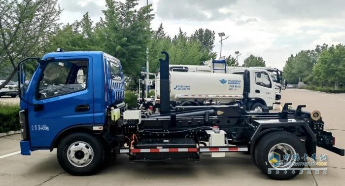 五征環(huán)?？萍?噸車廂可卸式垃圾車，解決城市環(huán)衛(wèi)痛點(diǎn)