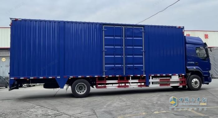 快遞業(yè)收入破萬億，乘龍H5大單橋為行業(yè)添彩助力