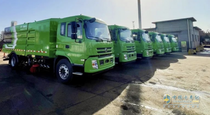 助推世界一流綠色港口建設(shè)，宇通新能源環(huán)衛(wèi)車交付天津港