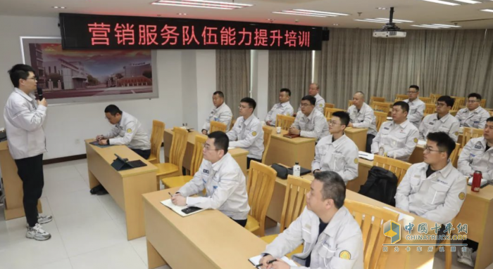 解放動(dòng)力：淬煉營(yíng)銷服務(wù)尖兵，開(kāi)啟2025市場(chǎng)新程