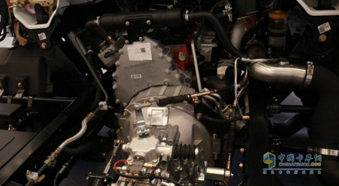 “五重保障”重塑中國精品輕卡 陜汽德龍G300閃耀西安