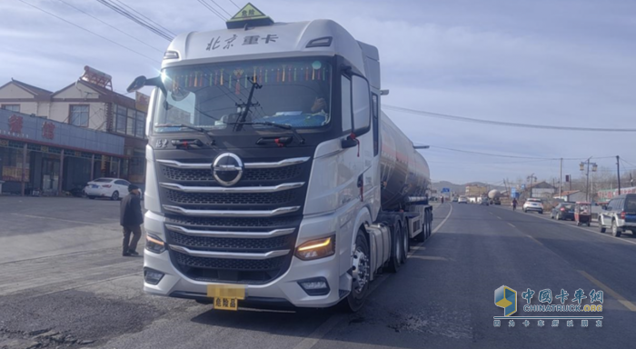 盤錦首臺車用戶使用報(bào)告：北京重卡危化品運(yùn)輸車安全可靠，誠不欺我！