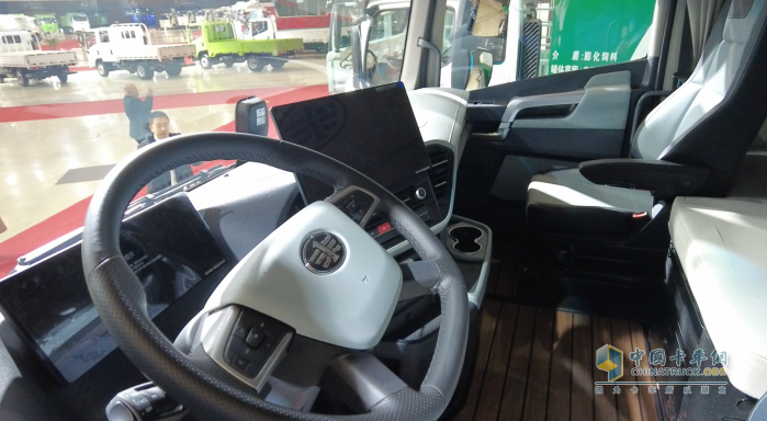 解放青汽全新JH6亮相全球合作伙伴+大會(huì) 都帶來(lái)了哪些升級(jí)？