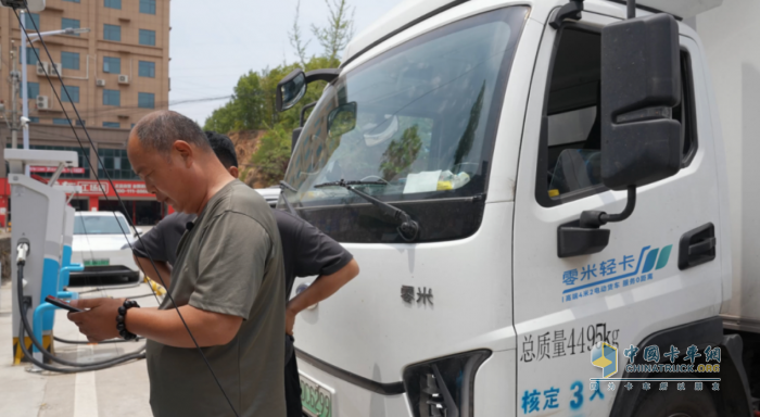 冰河凍氣，極速領(lǐng)鮮：溫向東與零米輕卡冰河冷藏車的突圍路