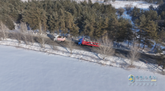 江淮重卡性能卓越，跨越極寒，破冰黑河