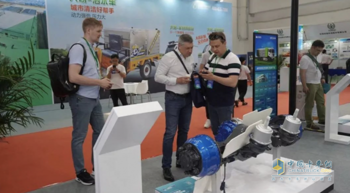 “清風(fēng)”襲來(lái)！漢德車橋清風(fēng)系列環(huán)衛(wèi)車橋全系列產(chǎn)品在北京正式發(fā)布！